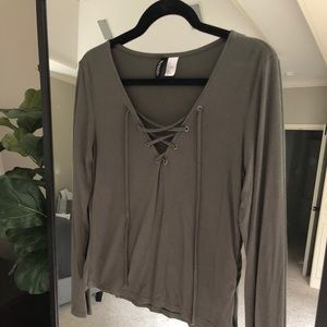 H&M front tie shirt